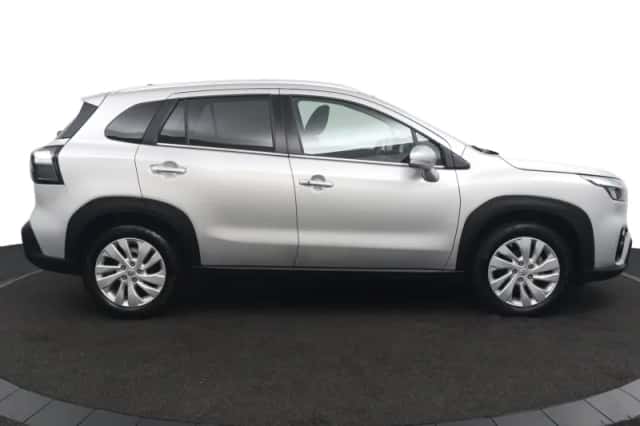 Suzuki S-Cross (2023) thumbnail 6