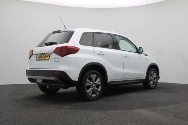 Suzuki Vitara (2024) thumbnail 3