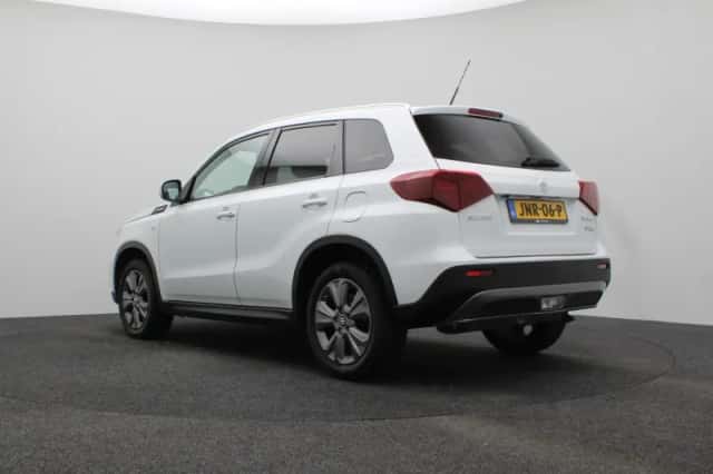 Suzuki Vitara (2024) thumbnail 4