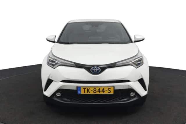 Toyota C-HR (2018) thumbnail 3