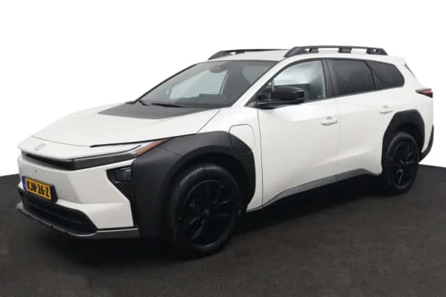 Toyota bZ4X (2026) thumbnail 1