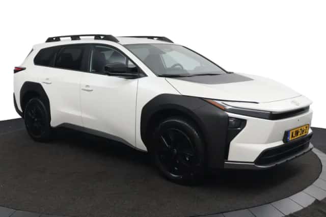 Toyota bZ4X (2026) thumbnail 3