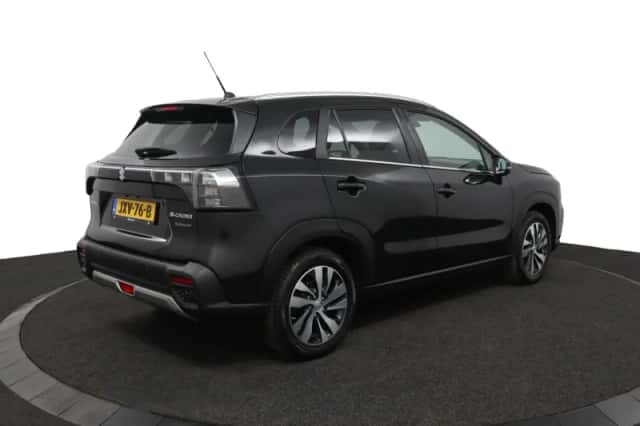 Suzuki S-Cross (2023) thumbnail 2