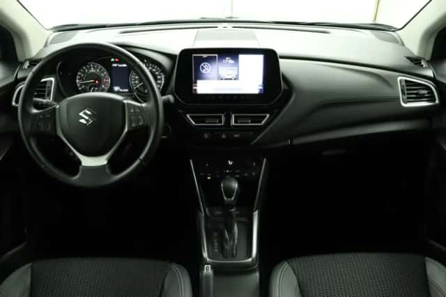 Suzuki S-Cross (2023) thumbnail 4