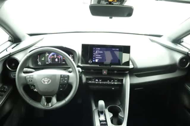 Toyota C-HR (2024) thumbnail 4