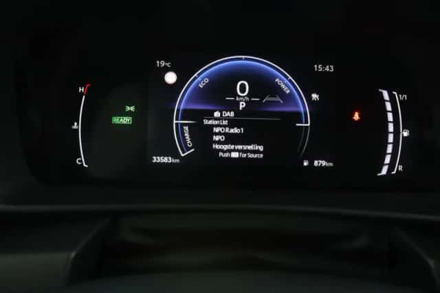 Toyota C-HR (2024) thumbnail 6
