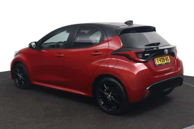 Toyota Yaris (2023) thumbnail 4