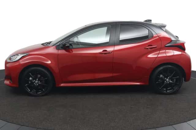 Toyota Yaris (2023) thumbnail 5
