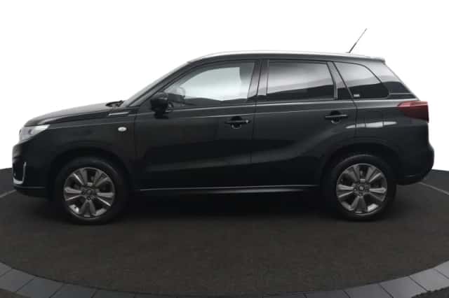 Suzuki Vitara (2022) thumbnail 5