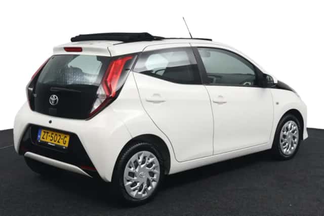 Toyota Aygo (2019) thumbnail 2