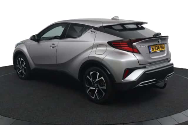 Toyota C-HR (2021) thumbnail 4
