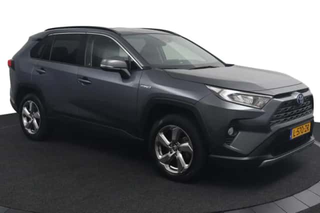 Toyota RAV4 (2021) thumbnail 3