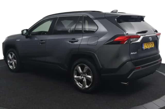 Toyota RAV4 (2021) thumbnail 4