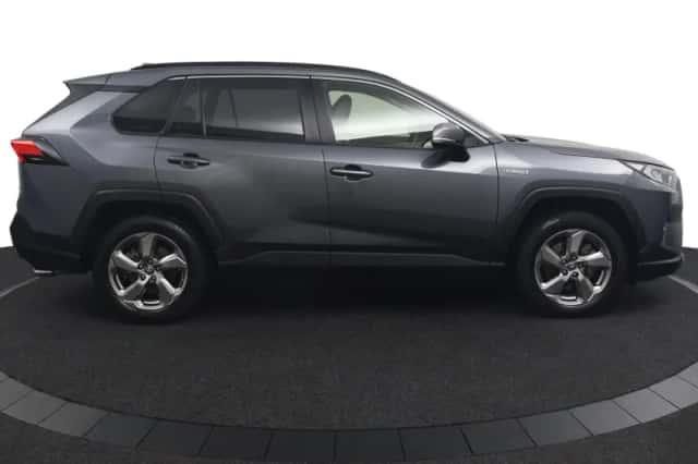 Toyota RAV4 (2021) thumbnail 6