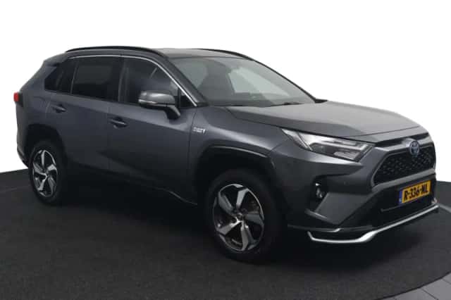 Toyota RAV4 (2022) thumbnail 2
