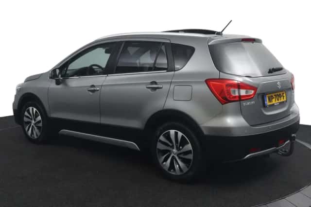 Suzuki S-Cross (2017) thumbnail 4