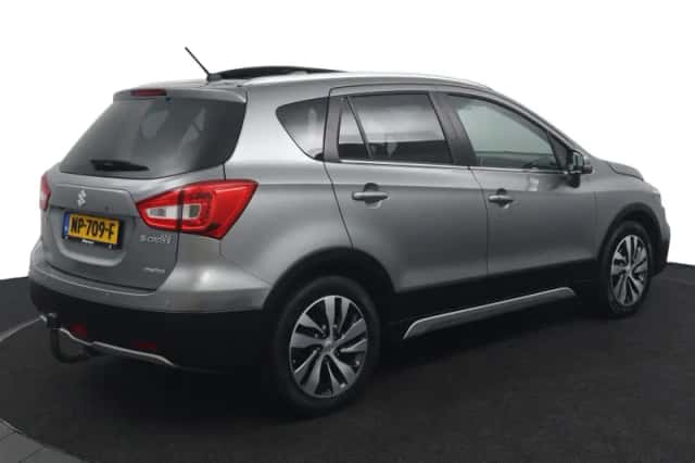 Suzuki S-Cross (2017) thumbnail 5