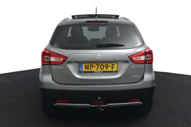 Suzuki S-Cross (2017) thumbnail 6