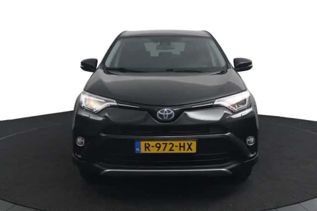 Toyota RAV4 (2018) thumbnail 3