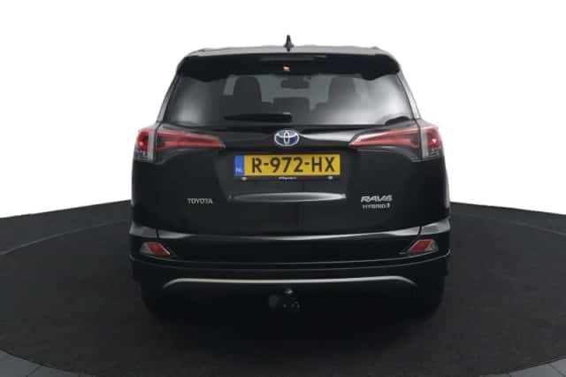 Toyota RAV4 (2018) thumbnail 5