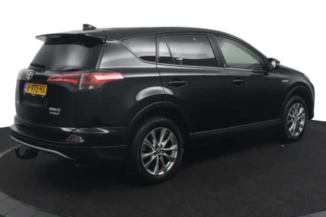 Toyota RAV4 (2018) thumbnail 6