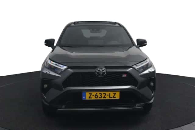 Toyota RAV4 (2024) thumbnail 3