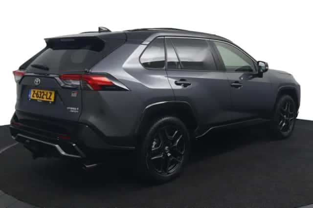 Toyota RAV4 (2024) thumbnail 6