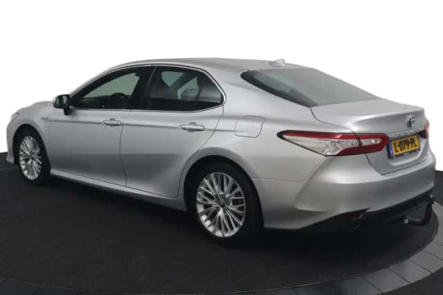 Toyota Camry (2021) thumbnail 4