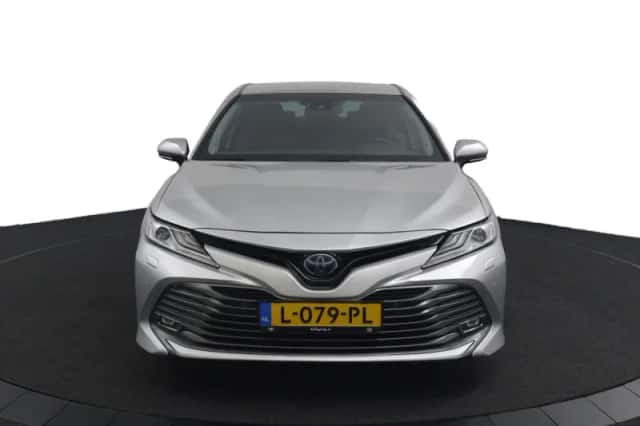 Toyota Camry (2021) thumbnail 5