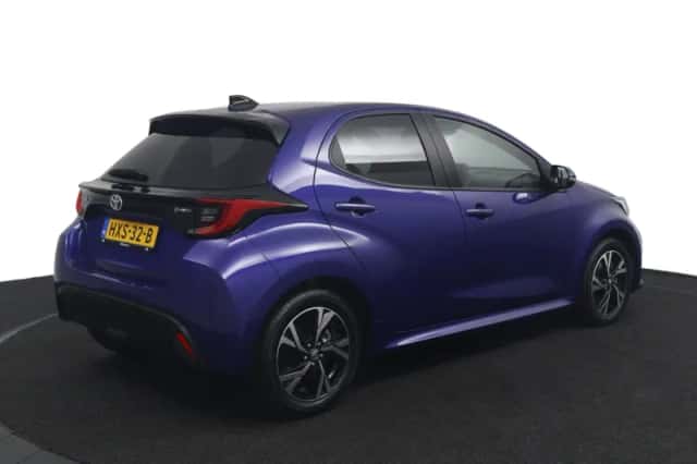 Toyota Yaris (2025) thumbnail 2