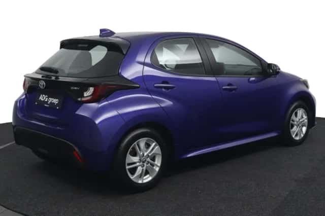 Toyota Yaris (2025) thumbnail 2