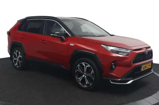 Toyota RAV4 (2022) thumbnail 3