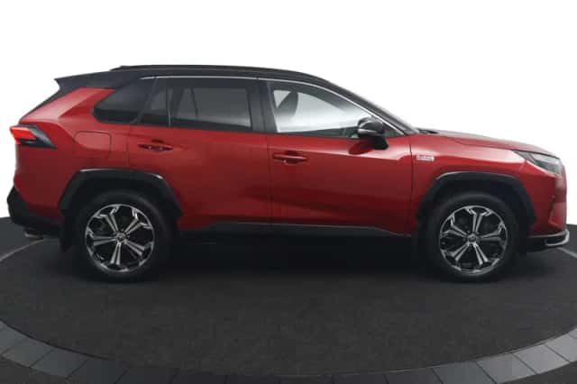 Toyota RAV4 (2022) thumbnail 6