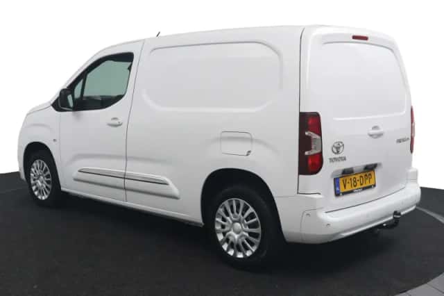 Toyota ProAce City (2024) thumbnail 4