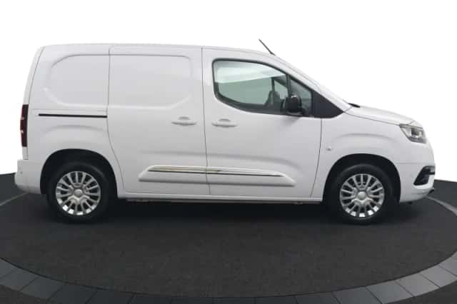 Toyota ProAce City (2024) thumbnail 6