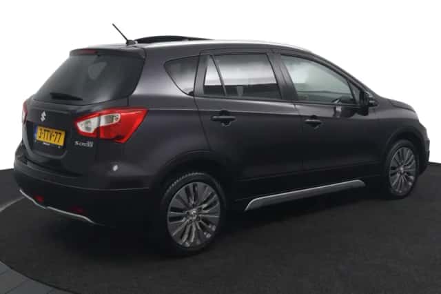 Suzuki SX4 S-Cross (2014) thumbnail 2