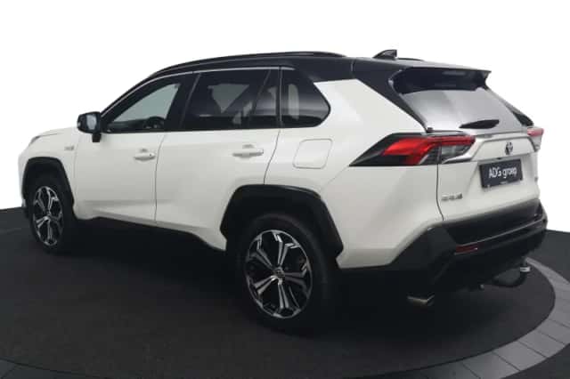 Toyota RAV4 (2022) thumbnail 4