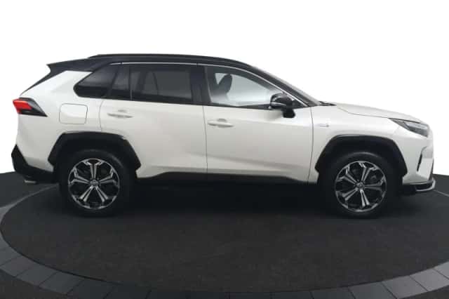 Toyota RAV4 (2022) thumbnail 6