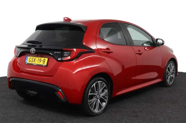 Toyota Yaris (2024) thumbnail 2