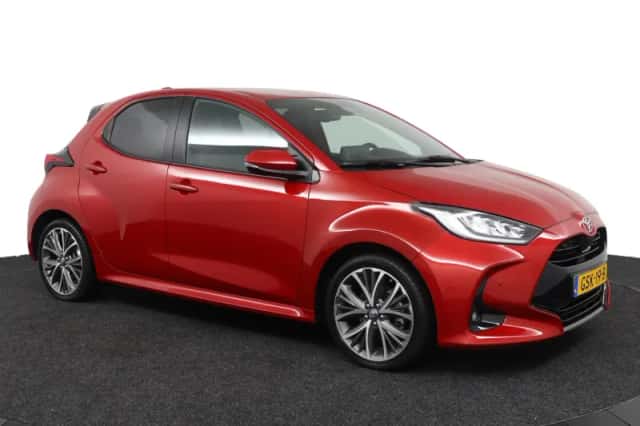 Toyota Yaris (2024) thumbnail 3