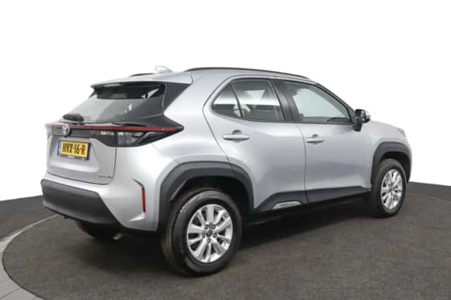 Toyota Yaris Cross (2023) thumbnail 2