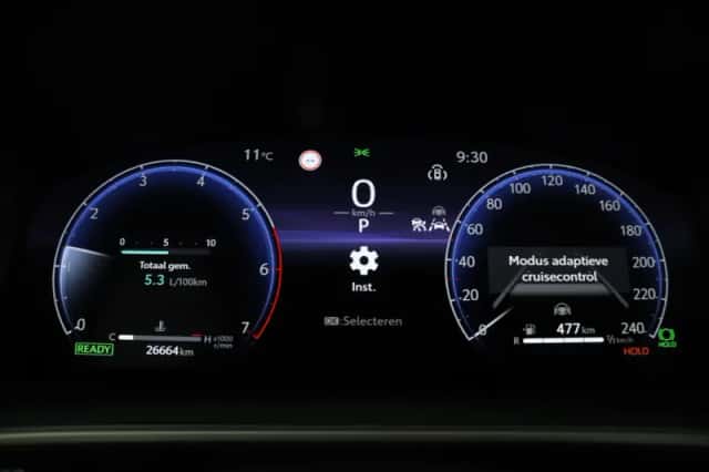 Toyota Corolla Cross (2025) thumbnail 6