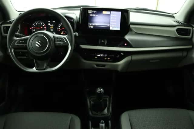Suzuki Swift (2025) thumbnail 4