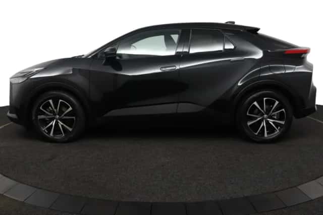 Toyota C-HR (2025) thumbnail 3
