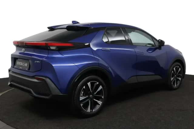 Toyota C-HR (2026) thumbnail 2