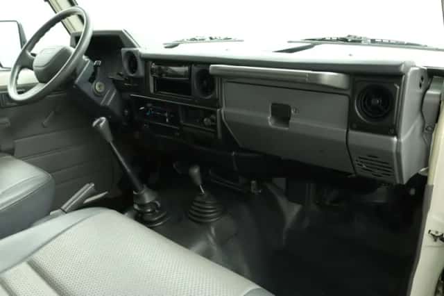 Toyota Land Cruiser (2008) thumbnail 4