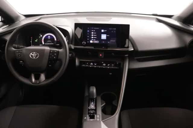 Toyota C-HR (2024) thumbnail 4