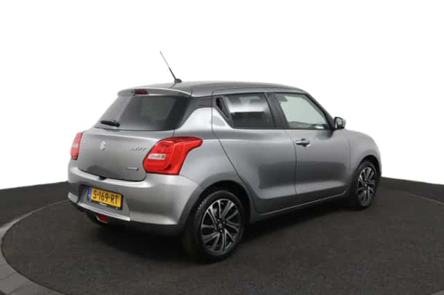 Suzuki Swift (2023) thumbnail 2