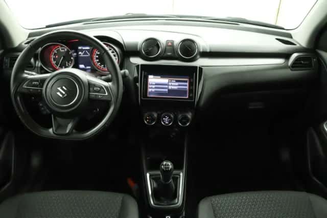 Suzuki Swift (2023) thumbnail 4