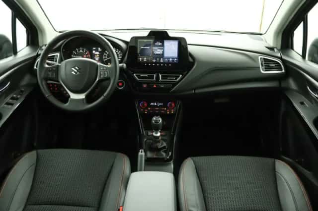 Suzuki S-Cross (2026) thumbnail 4
